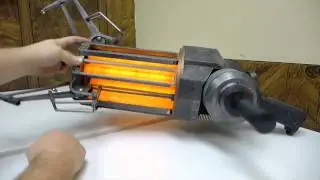 NECA Gravity Gun Replica Review (Half-Life 2 Zero-Point Energy Field Manipulator)