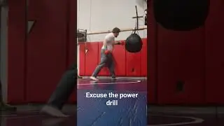 heavy bag beating #boxing #striking #punching #muaythai #dojo #martialarts #kicking #thehatman