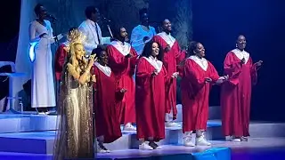 Mariah Carey - JOY TO THE WORLD [Live in Toronto 2023]