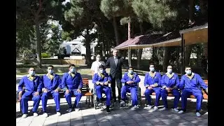 Prezident və birinci xanım müalicə olunan yaralı hərbçilərlə görüşüblər