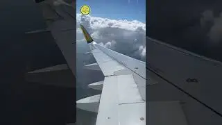 Why Pilots FEAR Lukla Airport ✈️⚠️ #shortsfeed #facts #trending #factsinhindi #nepal #airport