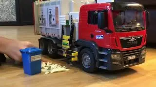 Bruder/ Labrie Automizer Right Hand Garbage Truck, Lego Modification