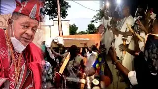 SEE HOW EVERYWHERE SCATTER WHEN TRADITIONALIST PERFORM BURIAL RITES FOR ALAAFIN OF OYO AT NIGHT