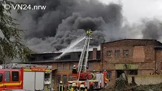 05.04.2018 - VN24 - Vollbrand einer Lagerhalle in Unna - Rauchentwicklung behindert Bahnverkehr