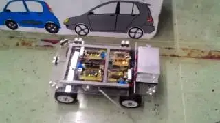 003 - Auto Robot con guida autonoma e park assist