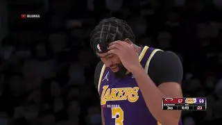 Russell Westbrook throwing the ball to AD's head 🤭