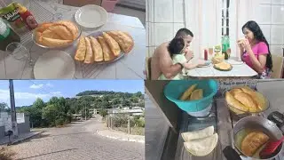 Noite do pastel com a gente 😋😋 recheio de queijo com carne