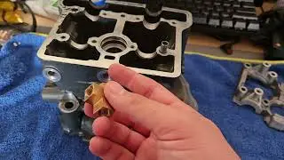 KTM 390 Duke - oil pressure gauge install.