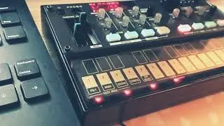Polyend Tracker and Korg Volca FM - beeps and boops