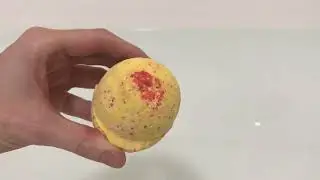 Lush cinders bath bomb yellow was a bad choice