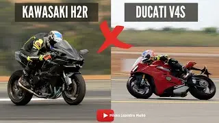 Ducati V4S e Ninja H2R no aeroporto