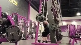 Planet fitness Smith machine squats 240x4.