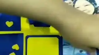 Explosion box yellow blue