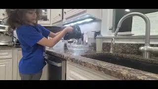 Using the mixer to make a whirlpool in a Ball