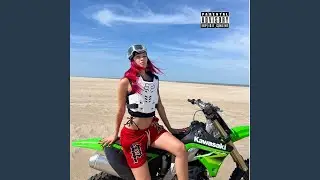LATINA (feat. KINGSTEIN)