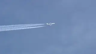 Aircraft Seen Mysteriously Hovering Around Denver Airport Causes Concern