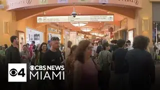 Last-minute Christmas shoppers rush South Florida malls