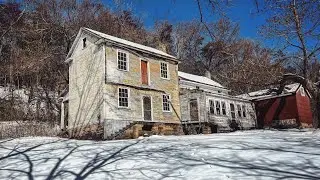 160 year old abandoned Southern Farm House & Old Key house in West Virginia