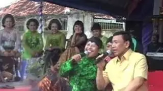 Jendral TNI (Pur) Wiranto, SH menyanyi 