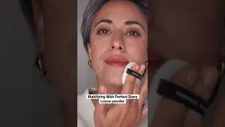 Can you see the difference? Mattifying blurring powder from Perfect Diary
