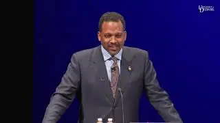Levi T. Thompson Delivers Inaugural Lecture