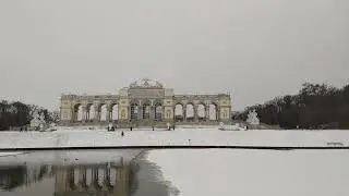 Schloss Sch&ouml;nbrunn Palace Vienna Vacation Park Reise Urlaub Gloriette Schnee Winter Wanderung Wien