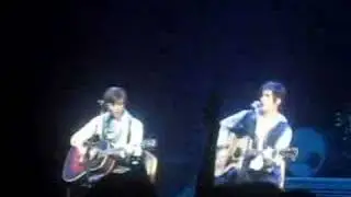 Panic! At The Disco surprise acoustic set