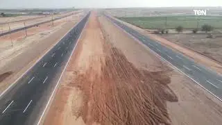تصوير جوي لطريق الصعيد الصحراوي الغربي في المسافة من ديروط حتى القوصية