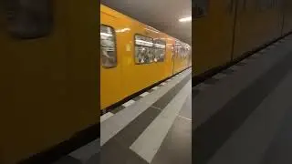 F92 Ausfahrt Eisenacher Stra&szlig;e auf der U7 #trainspotting  #bvg