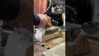 Sharpening Japanese plane blade (kanna) with natural waterstone
