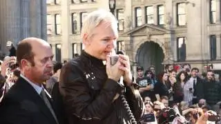 Julian Assange on London rally - Джулиан Ассандж в Лондоне