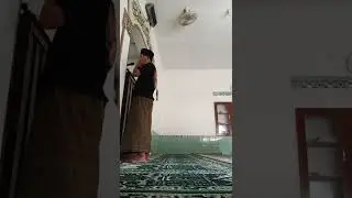 Mengumandangkan Adzan Asar di Masjid Al-Hidayah Bertakan ngering Jogonalan klaten