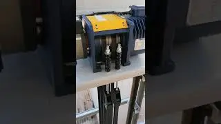 ИСПЫТАТЕЛЬНЫЙ ЛЕНТОЧНЫЙ ТИПА ДВИГАТЕЛЯ / ЛИФТ-ПОДЪЕМНИК MRL