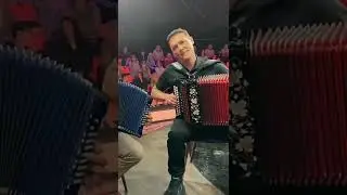 Юрий Шатунов классно играет на  инструменте,   #юрийшатунов  #ласковыймай #шатунов