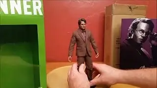 Unboxing Avengers Bruce Banner Hot Toys 1/6 Scale MMS 229 Collectible Figure
