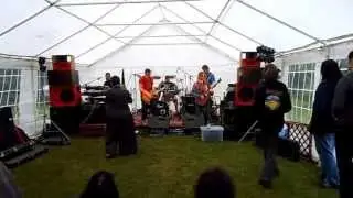 Dream Circuit at the Haberdashers progadelic Summer Festival performing a thing