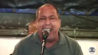 Sombrinha Pagode da Tia Doca ao vivo.