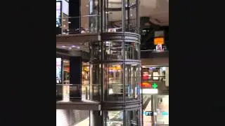 Zwei Otis - Aufzüge , Baujahr 2005 , Berlin - Hauptbahnhof