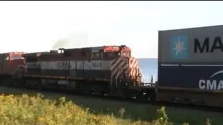 CN Train Spotting: RARE BCOL | CN 2541 2536 & BCOL 4644 Leads CN 106 Eastbound 4/12 8/22/12