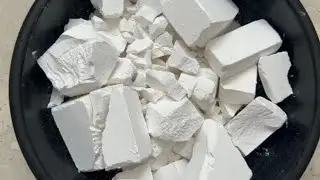 chunky chalk crushes crunch #oddlysatisfying #gymchalk #asmr #editvideo #asmrsounds #oddlysatisfying