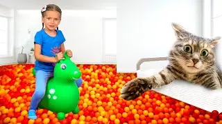 El suelo es lava con mascotas | Maya se hace enorme | Maya Mary Mia Familia | Canciones Infantiles