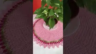 Центральное украшение стола с узором из листьев #вязаниекрючком #вязаниекрючком #рукоделие