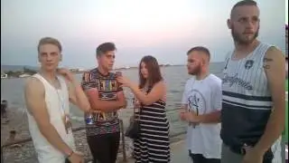 Falirofornia II: &Tau;&omicron; &phi;&epsilon;&sigma;&tau;&iota;&beta;ά&lambda; &pi;&omicron;&upsilon; &tau;&alpha;&rho;&alpha;&kappa;&omicron;ύ&nu;&eta;&sigma;&epsilon; &tau;&alpha; &nu;ό&tau;&iota;&alpha; &pi;&rho;&omicron;ά&sigma;&tau;&iota;&alpha; &tau;&eta;&sigmaf; &Alpha;&theta;ή&nu;&alpha;&sigmaf;