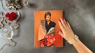 ASMR 1989 Vintage Magazine Flip &bull; Slow Page Turning with Squeezing (No talking)