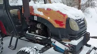 Помаленько чистим сніг китайцем...