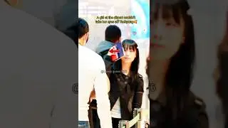 A girl at the airport couldn't take her eyes off Taehyung💕🥰 #bts #lovelyqueenbts #airportdeparture