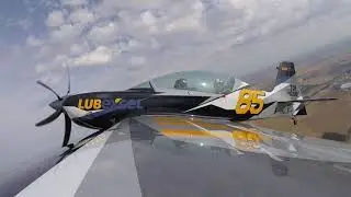 VIDEO. Embarquez dans un avion de voltige en marge du mondial