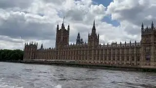 A Boat Ride Past Big Ben & The Houses of Parliament | 🌊🕰️