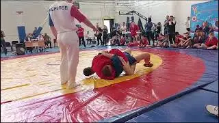 Гриднев Илья. красная курточка.