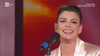Emma canta 'Io sono bella' - Domenica In 15/12/2019